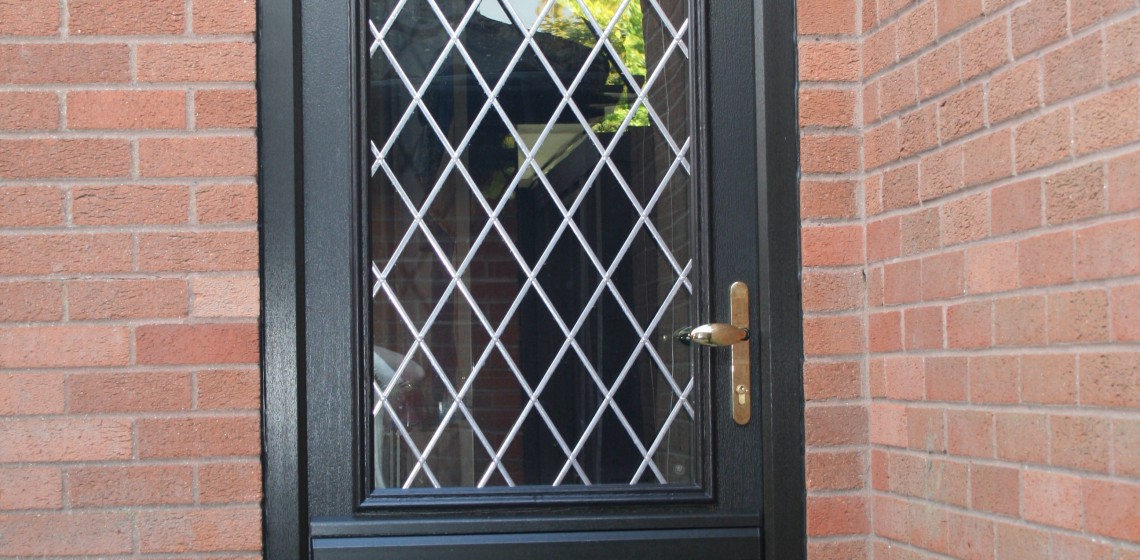 Beeston-Solidor-Composite-Door-in-Black