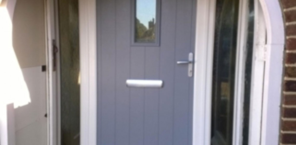 grey-flint-arched-solidor-timber-composite-door