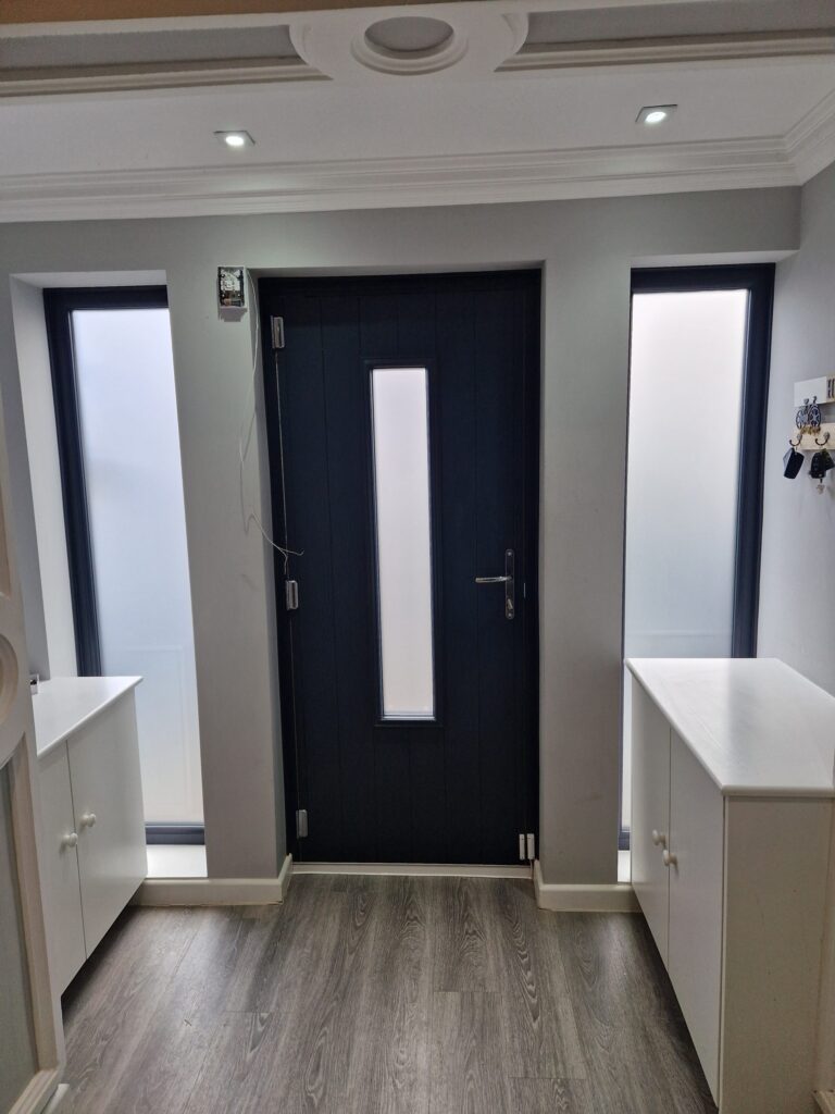 Solidor Flint 5 composite door in Chartwell Green – classic cottage-style charm with modern performance.